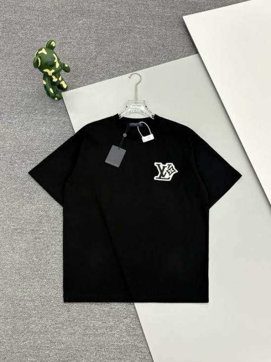 Picture of Louis Vuitton T Shirts Short _SKULVS-XLm6tx1007386